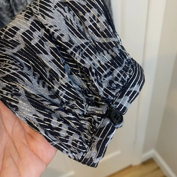 Michael Kors Metallic Silver Black Gray Pattern Blouse V Neck Top Work W… - Picture 4 of 10